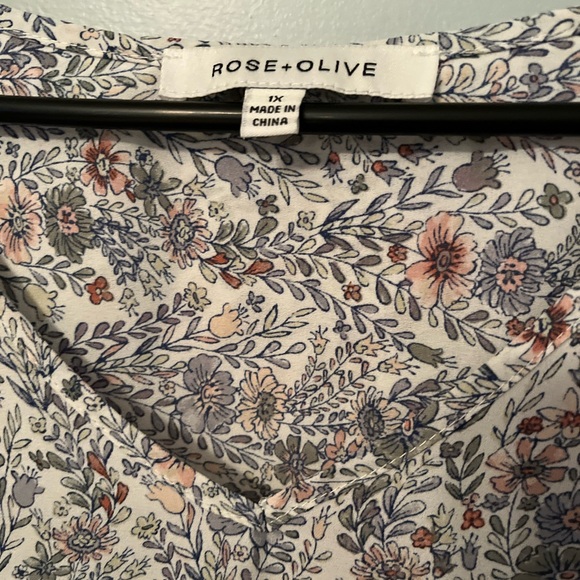 Rose + Olive floral blouse 1X - Picture 2 of 6